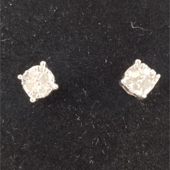 1/4 Carat Diamond Round Earring in  Gift Box Jewelry Gift Anniversary NEW in Box - Picture 2 of 6